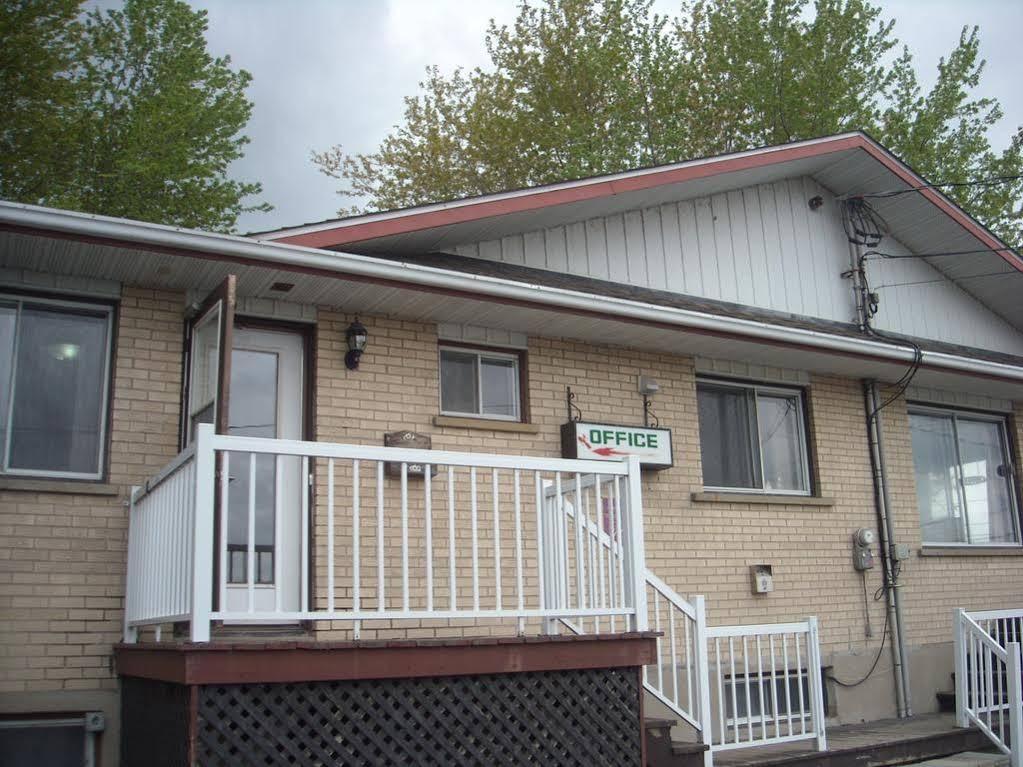 Motel Des Erables Coteau-du-Lac Exteriör bild