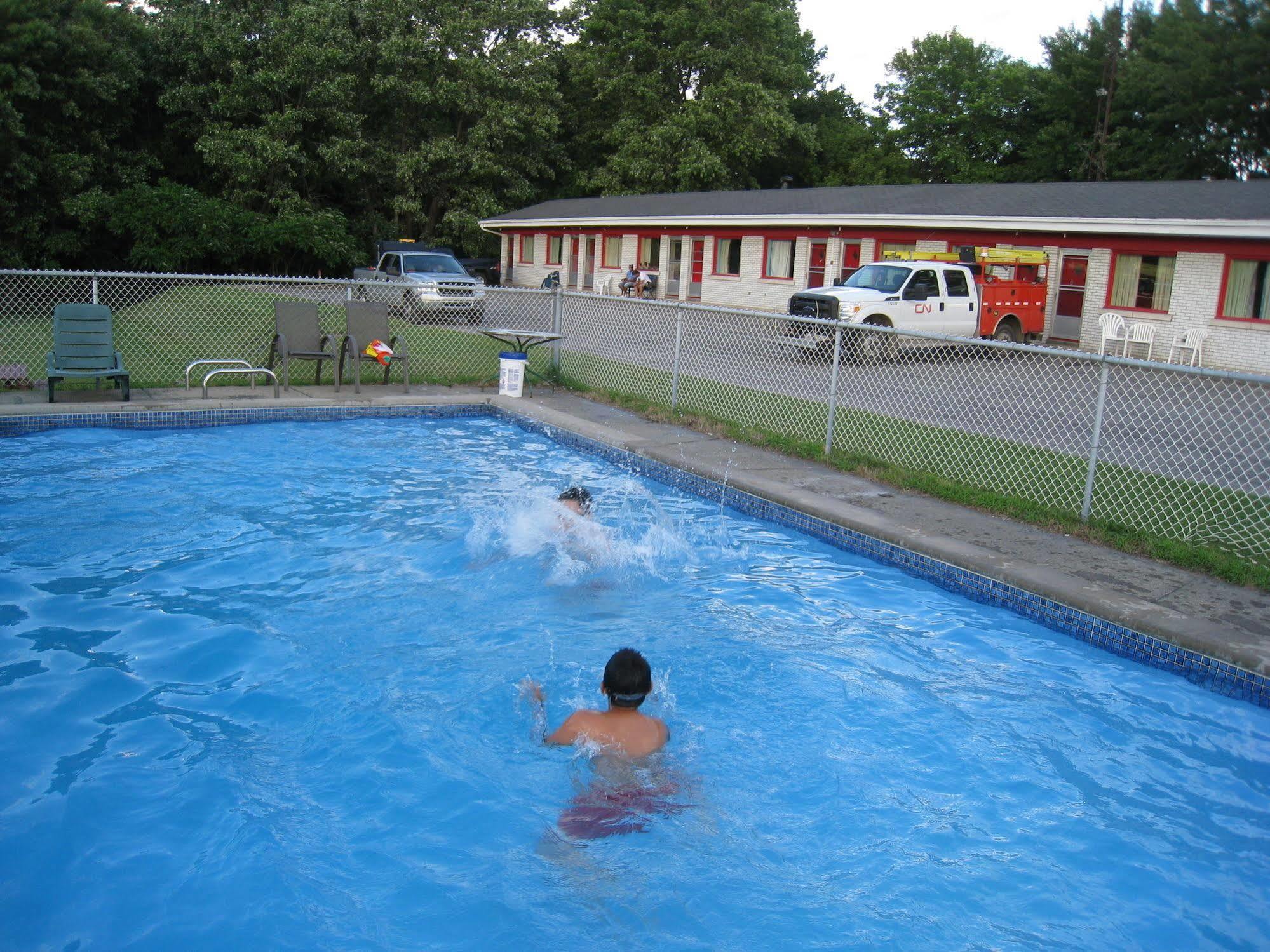 Motel Des Erables Coteau-du-Lac Exteriör bild