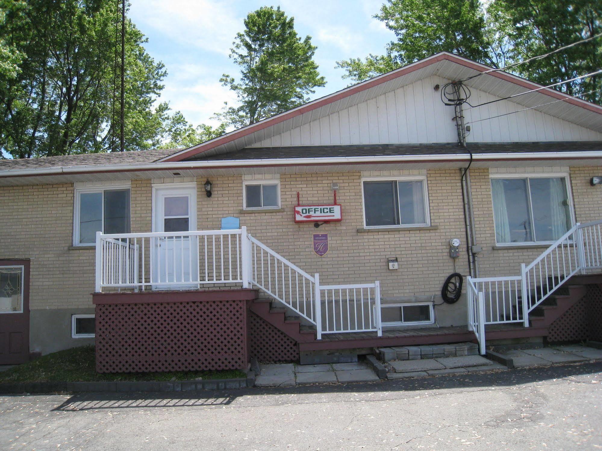 Motel Des Erables Coteau-du-Lac Exteriör bild